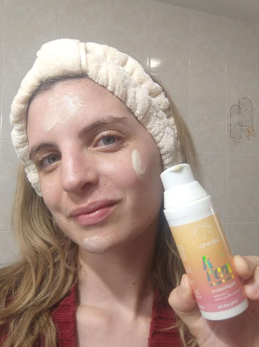 Crema de día iluminadora adaptogénica