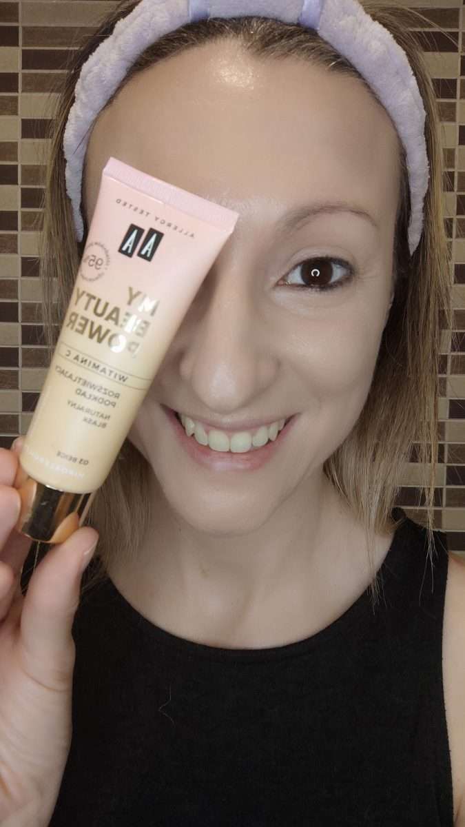 Base Maquillaje Iluminadora 03 Beige