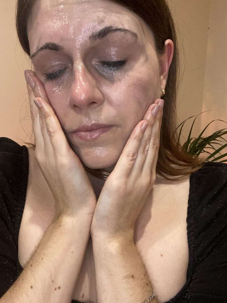 Aceite desmaquillante y masaje facial