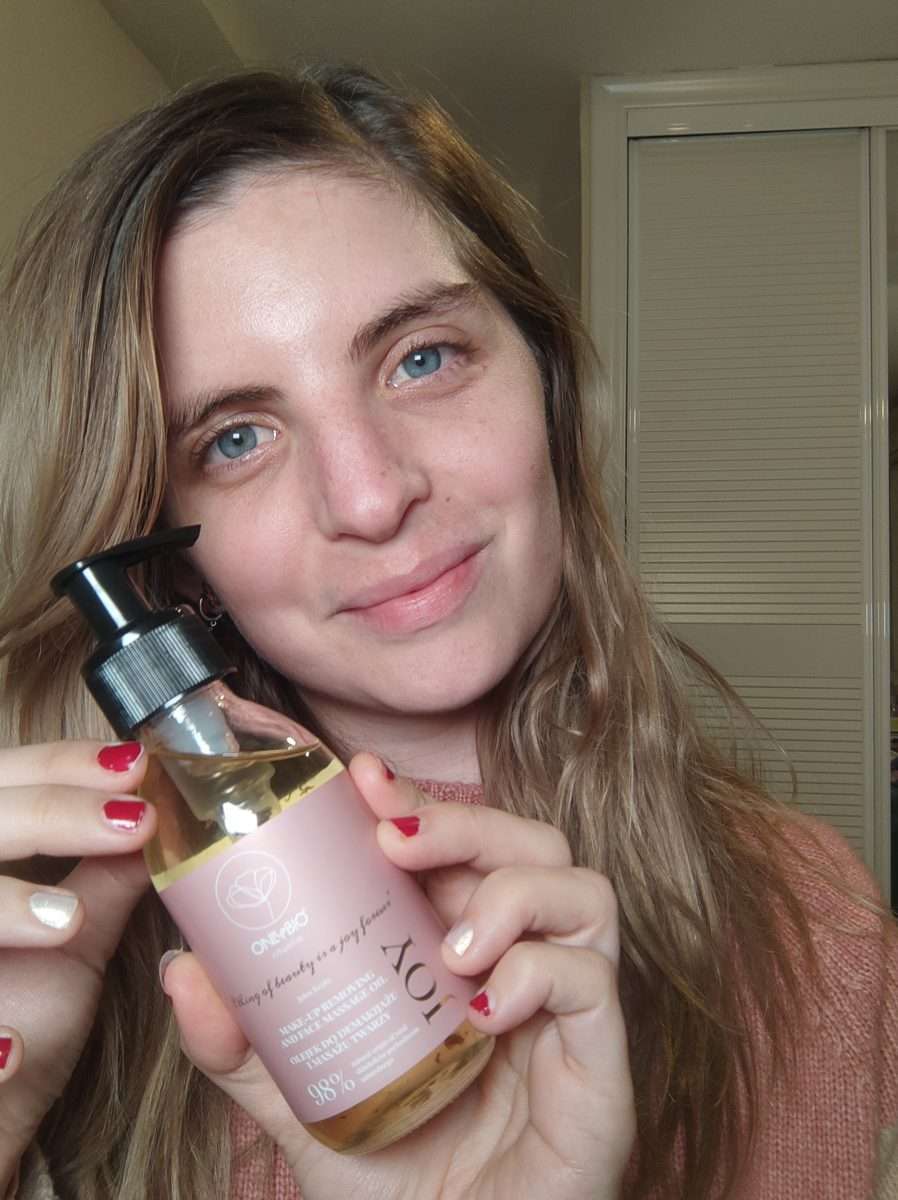 Aceite desmaquillante y masaje facial