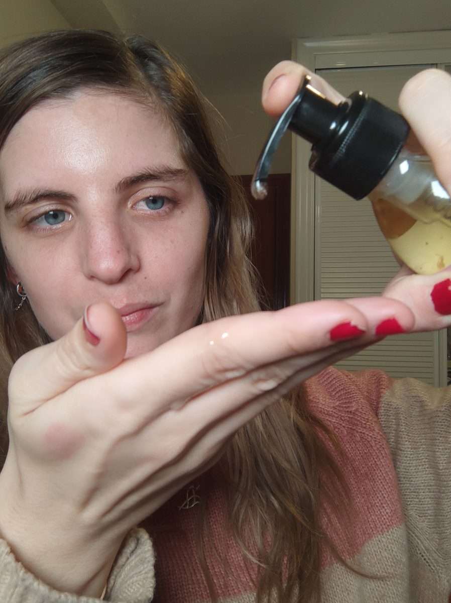 Aceite desmaquillante y masaje facial
