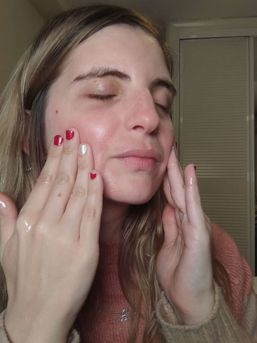 Aceite desmaquillante y masaje facial